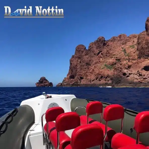 promenade en mer avec david nottin pour des excursions maritimes vers des plages mythiques corse au départ du port de saint florent, en corse