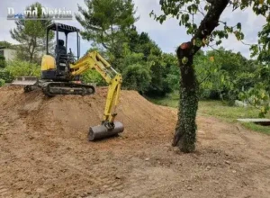 Création talus création d un talus pour éviter les inondations à Montpellier, au dessous de saint Bres