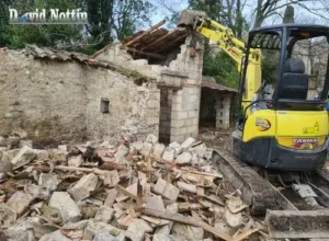 Démolition démolition par David Nottin, avec minipelle à Mauguio