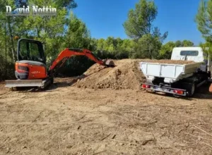 Livraison vente Terre Végétale livraison de terre enrichie avec des camions bennes, terrassement, mise en forme, défrichage du bois, pour les particuliers, les professionnelles et communes