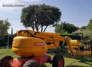 Nacelle pour abattage et l'élagage Transport minipelle terrassement david nottin, travaux pour commune et particulier, professionnelle à la grande motte