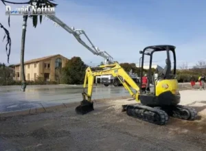 Ouvrage chantier ouvrage d un chantier, avec mini pelle dans une commune de saint Bres, a cote de castelnau le lez