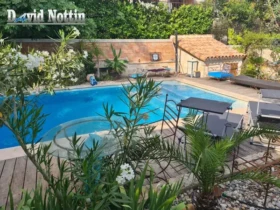 vue sur la piscine, du studio de David Nottin, à Sussargues, gites et chambre d étudiant, promenade en mer sur la plage de saint florent en corse, balade maritime mythiques , voitures de légende